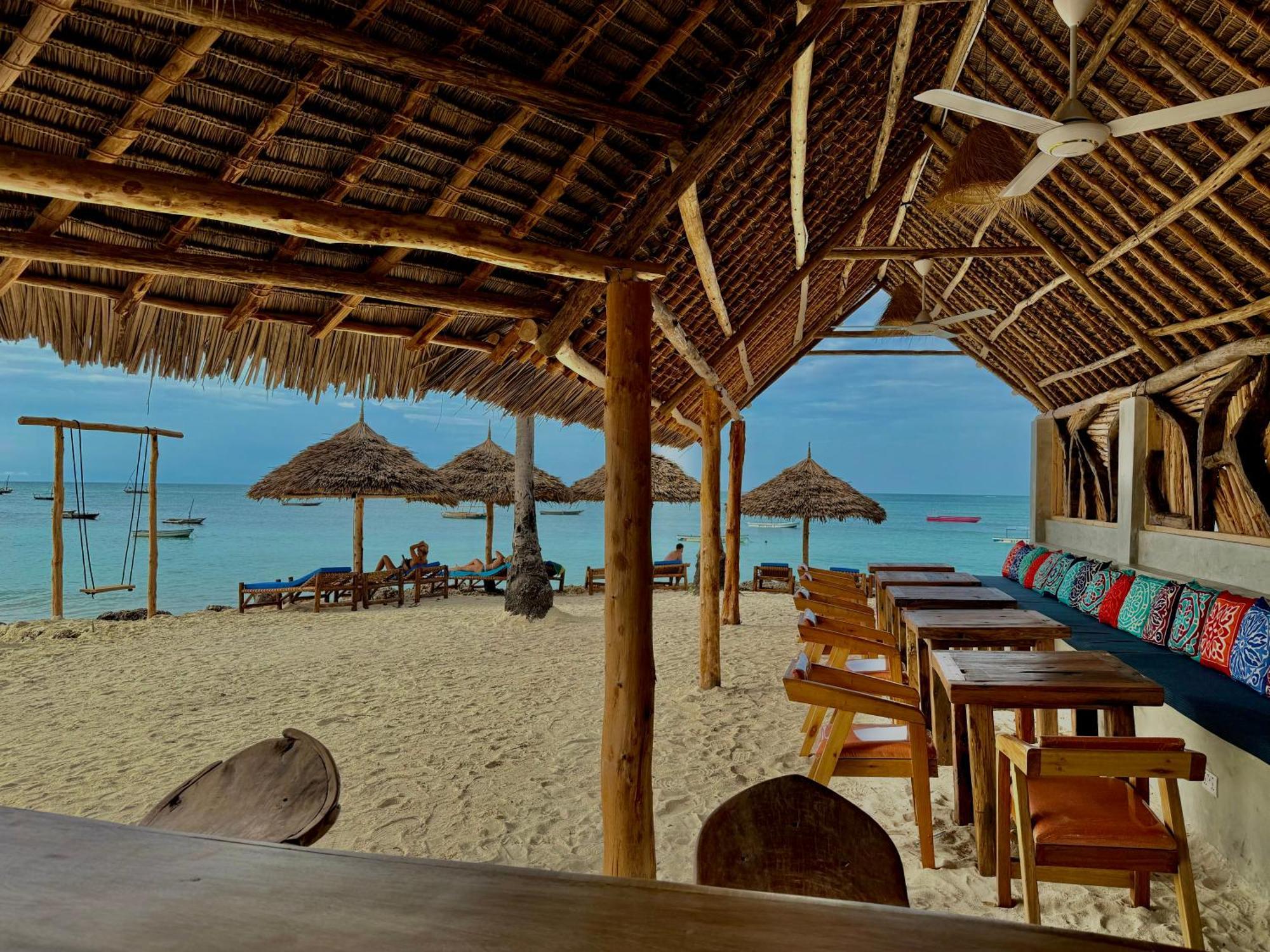 Dhow Beach Boutique Hotel Nungwi Exterior photo