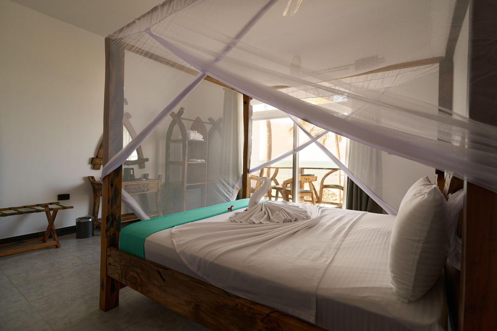 Dhow Beach Boutique Hotel Nungwi Exterior photo